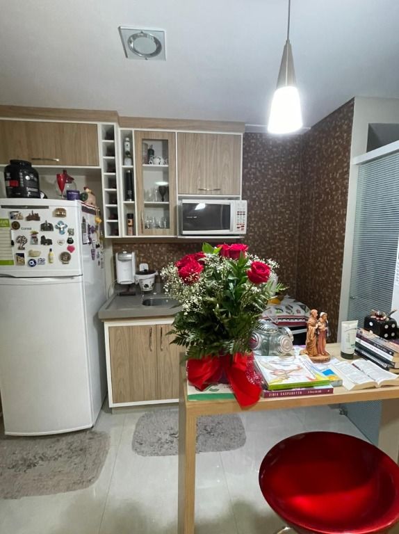 Apartamento à venda com 2 quartos, 50m² - Foto 2