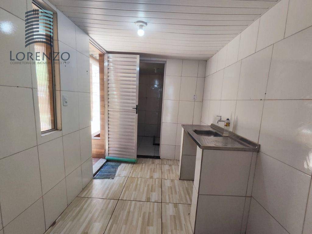 Casa à venda com 2 quartos, 70m² - Foto 11