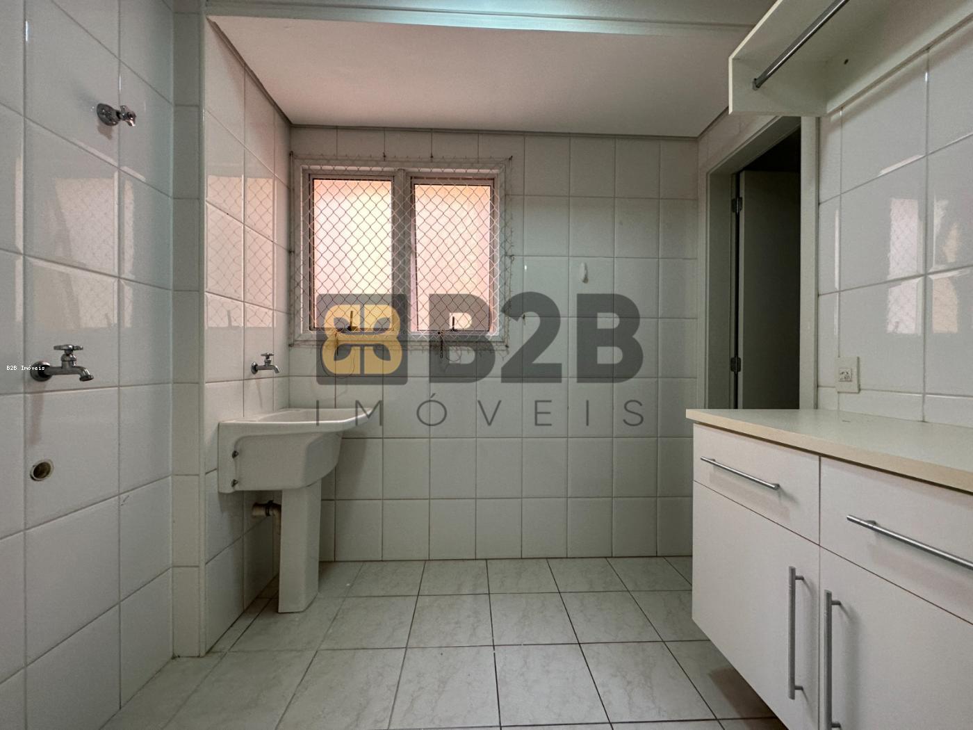 Apartamento à venda com 3 quartos, 135m² - Foto 22