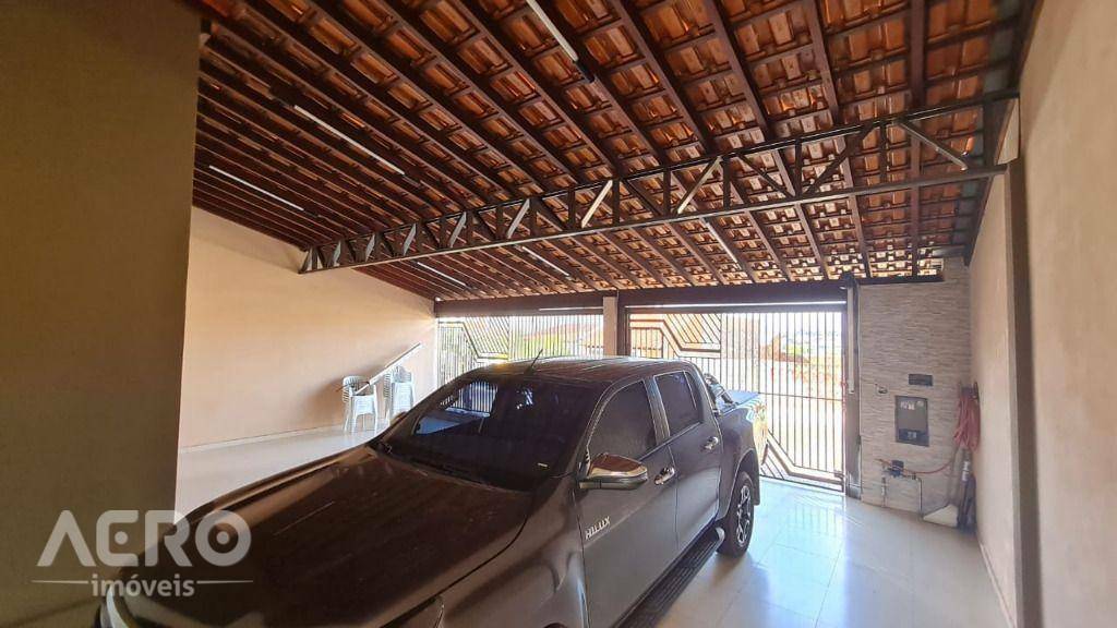 Casa à venda com 3 quartos, 209m² - Foto 16