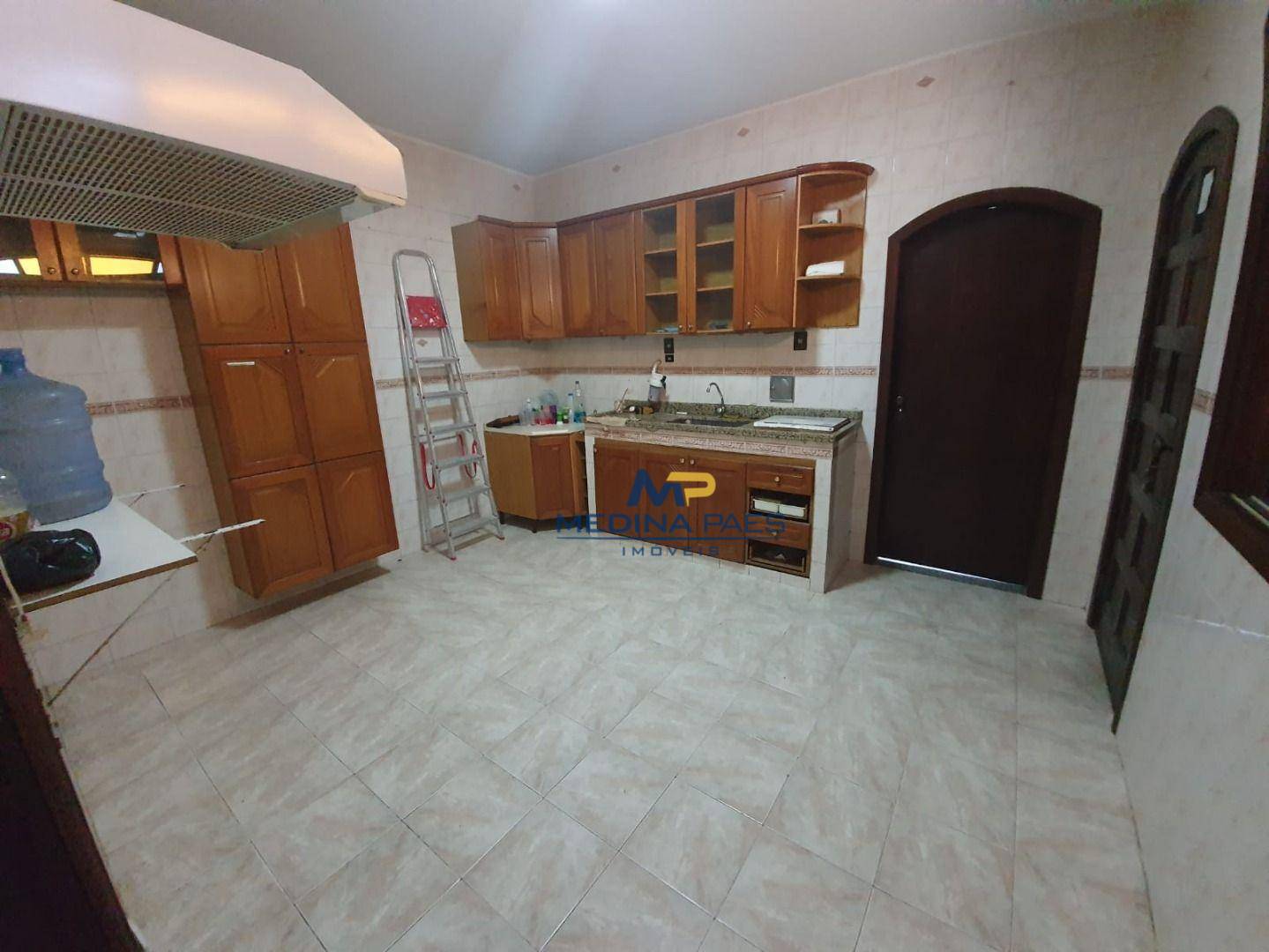 Casa à venda com 4 quartos, 360m² - Foto 8