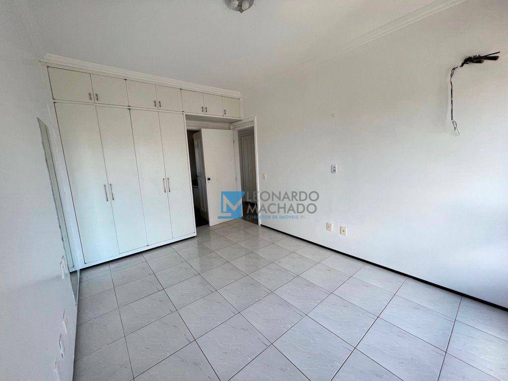 Apartamento à venda com 4 quartos, 230m² - Foto 10