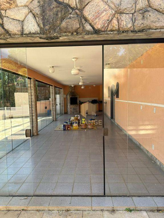 Casa de Condomínio para alugar com 4 quartos, 600m² - Foto 44