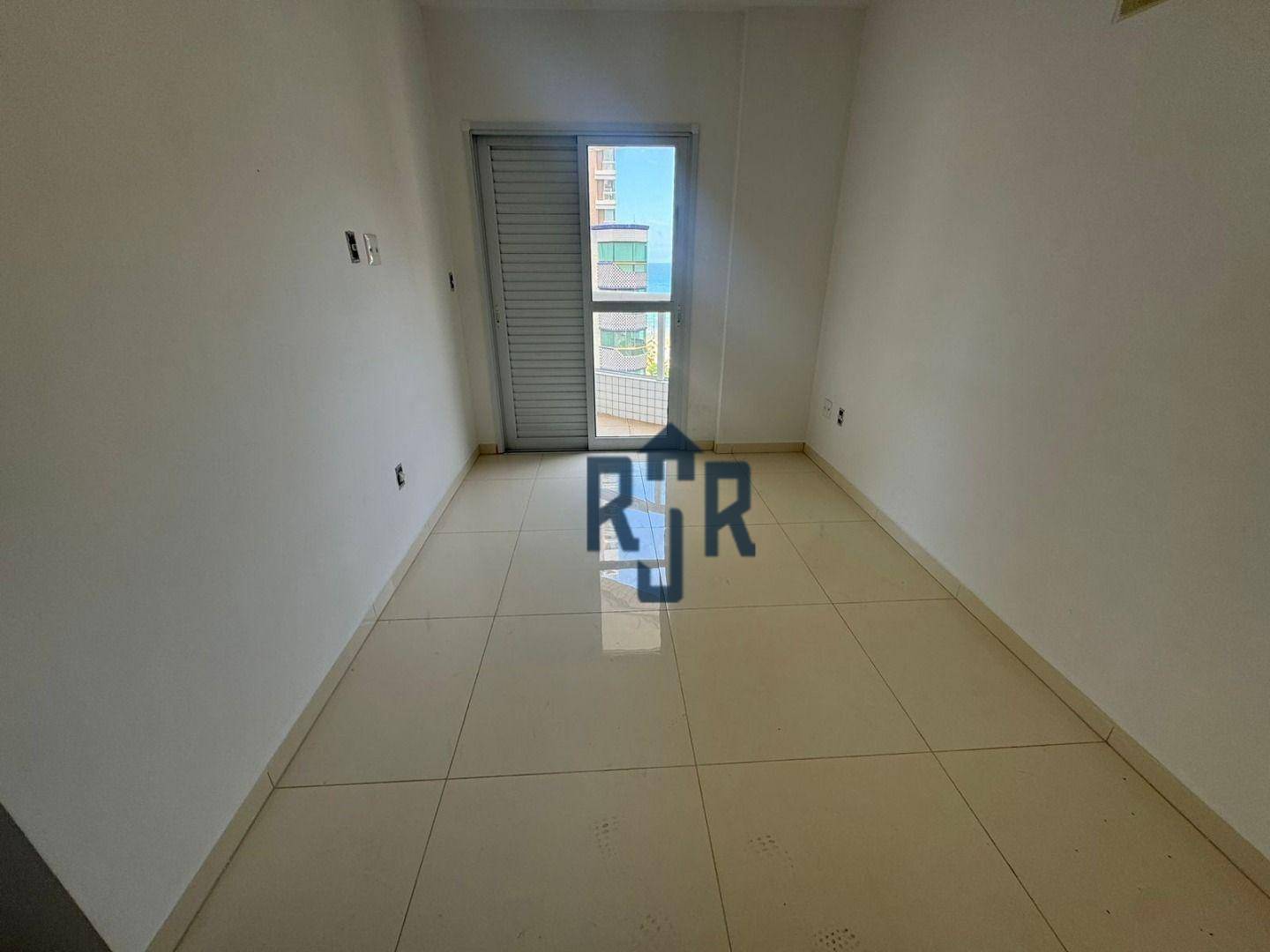 Apartamento à venda com 3 quartos, 162m² - Foto 4