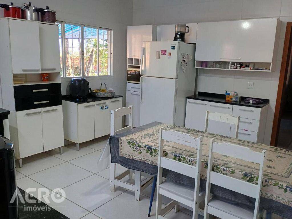 Casa à venda com 3 quartos, 106m² - Foto 11