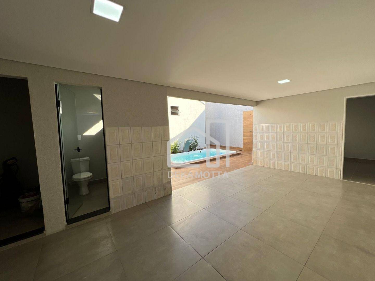 Casa à venda com 3 quartos, 200m² - Foto 2