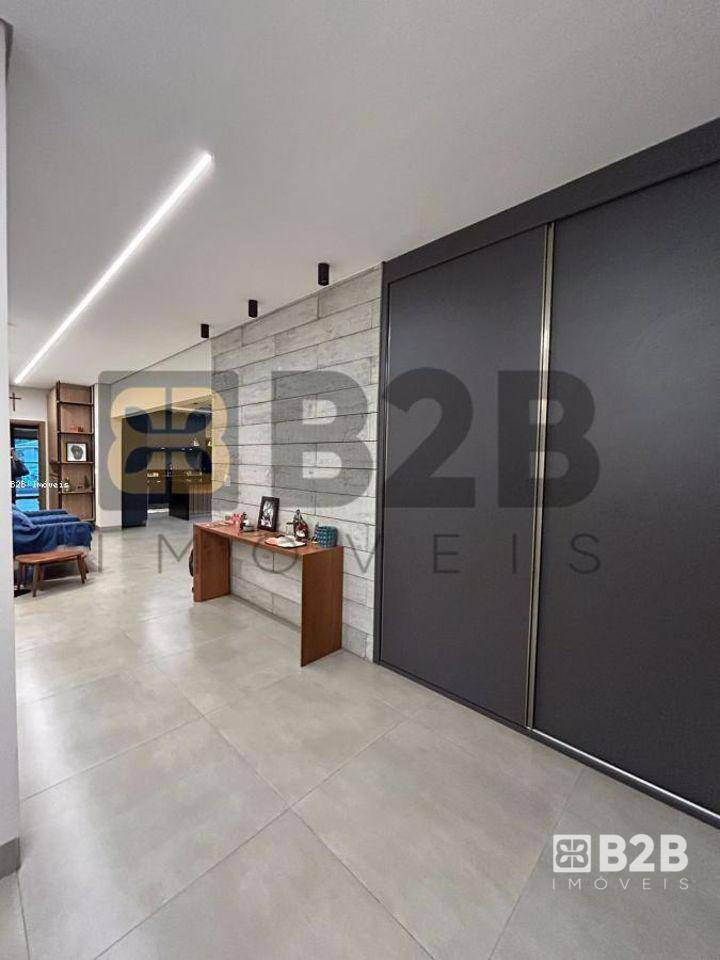 Casa à venda com 3 quartos, 300m² - Foto 10