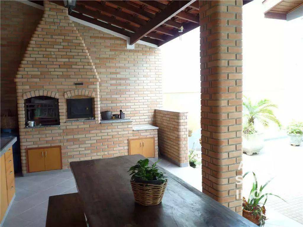 Casa à venda e aluguel com 3 quartos, 160m² - Foto 3