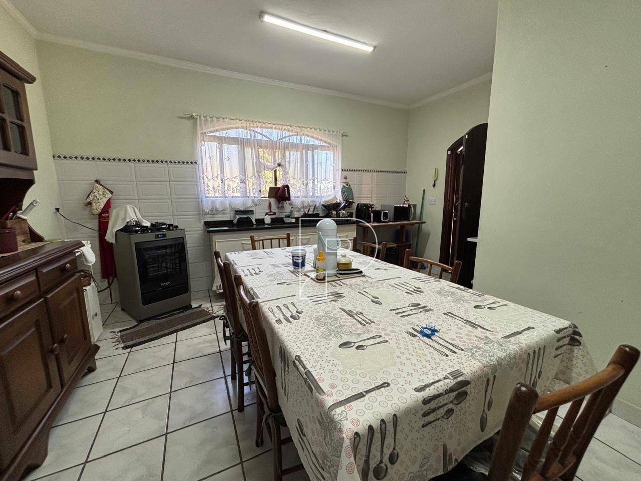 Casa de Condomínio à venda com 3 quartos, 245m² - Foto 2