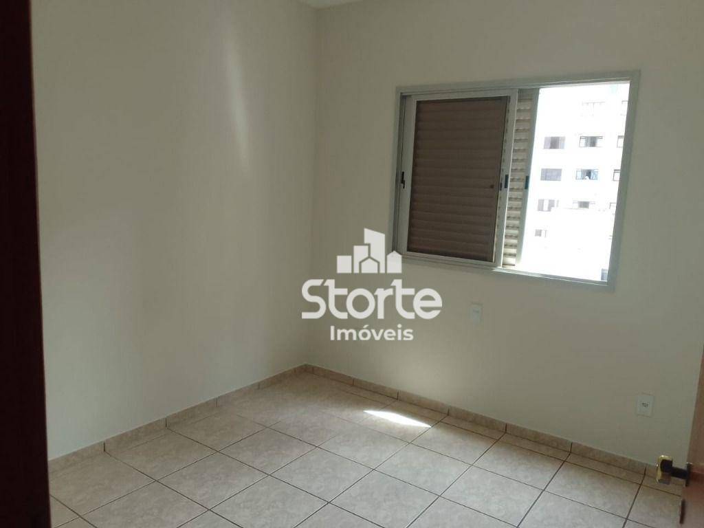 Apartamento para alugar com 3 quartos, 120m² - Foto 8