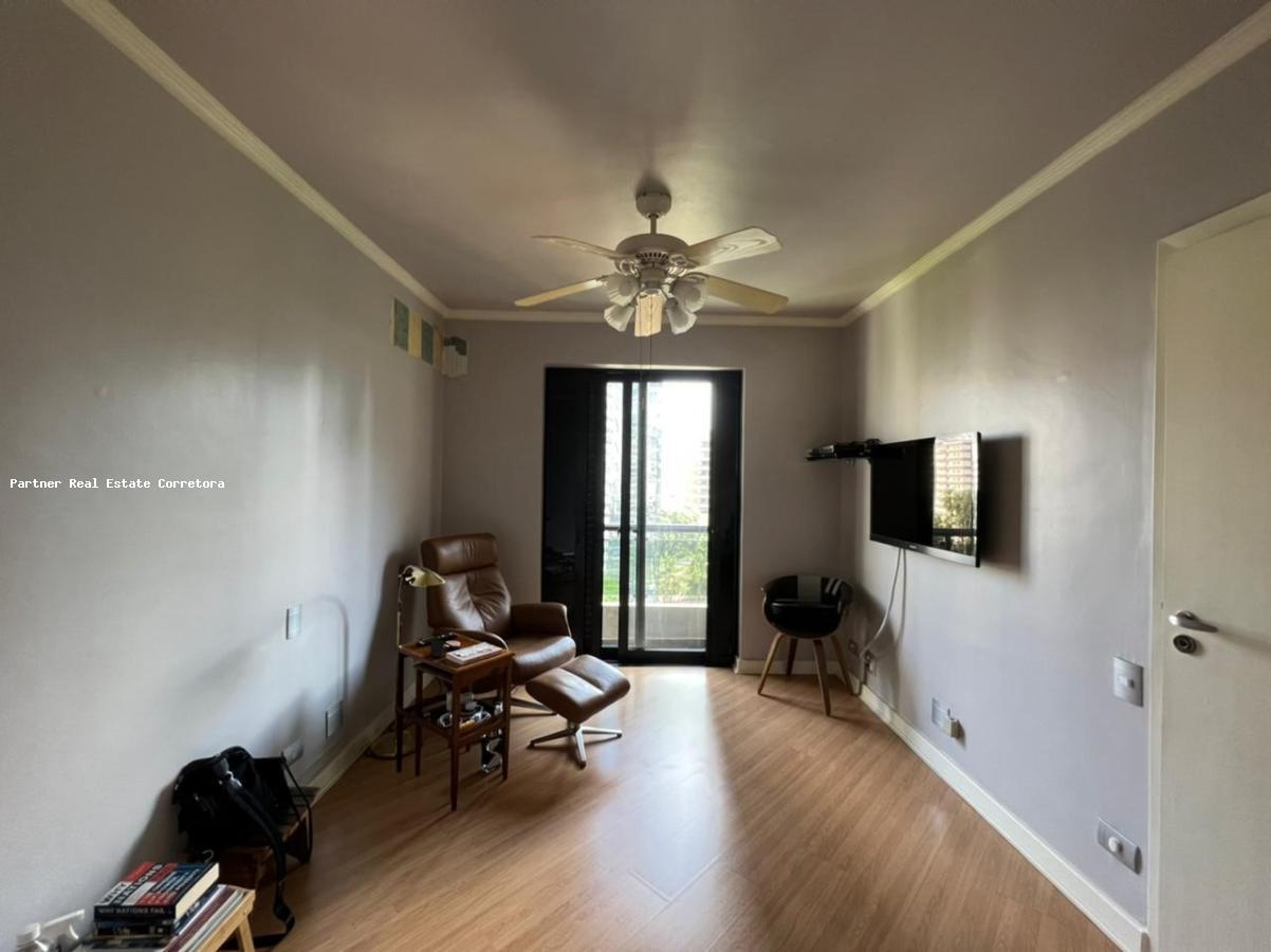 Apartamento à venda com 4 quartos, 220m² - Foto 16