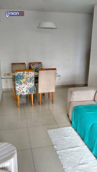 Apartamento à venda com 2 quartos, 72m² - Foto 2