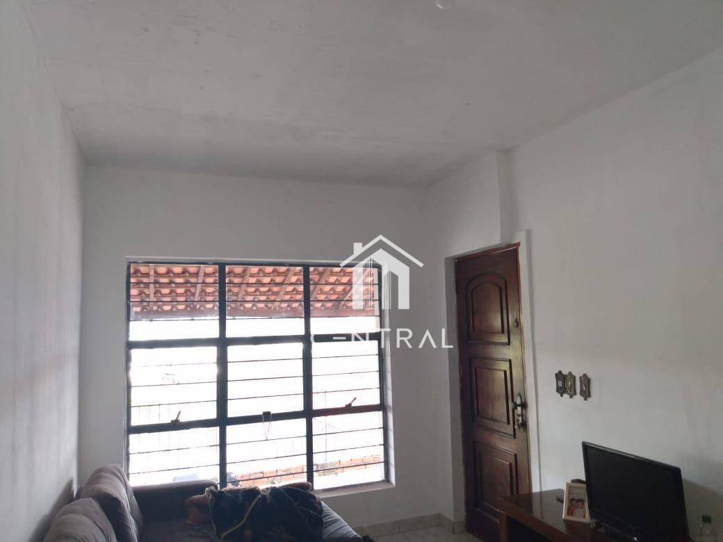 Casa à venda com 2 quartos, 300m² - Foto 1