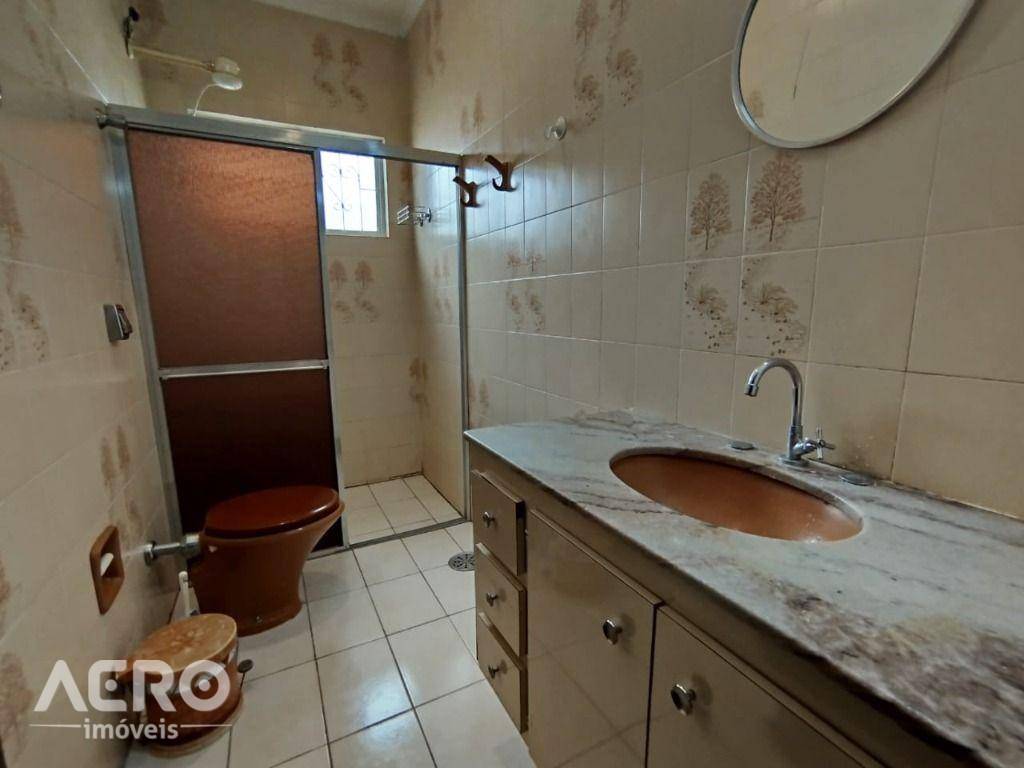Casa para alugar com 3 quartos, 200m² - Foto 7