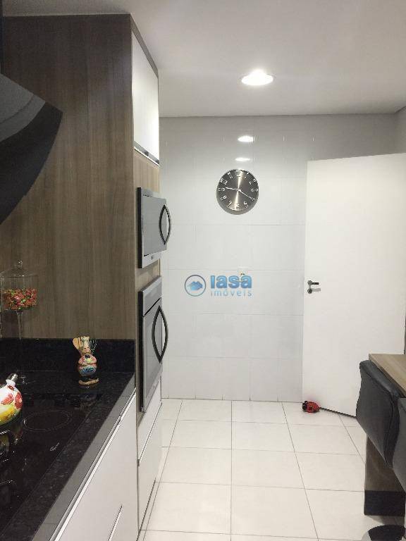 Apartamento à venda com 3 quartos, 192m² - Foto 15