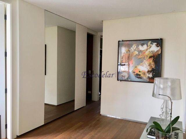 Apartamento para alugar com 4 quartos, 350m² - Foto 23