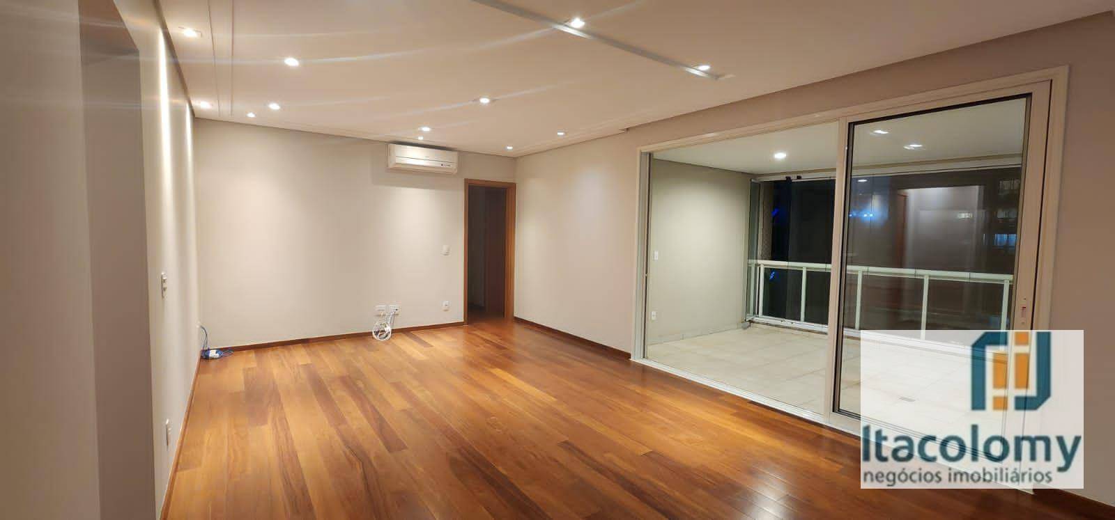 Apartamento à venda com 4 quartos, 156m² - Foto 1