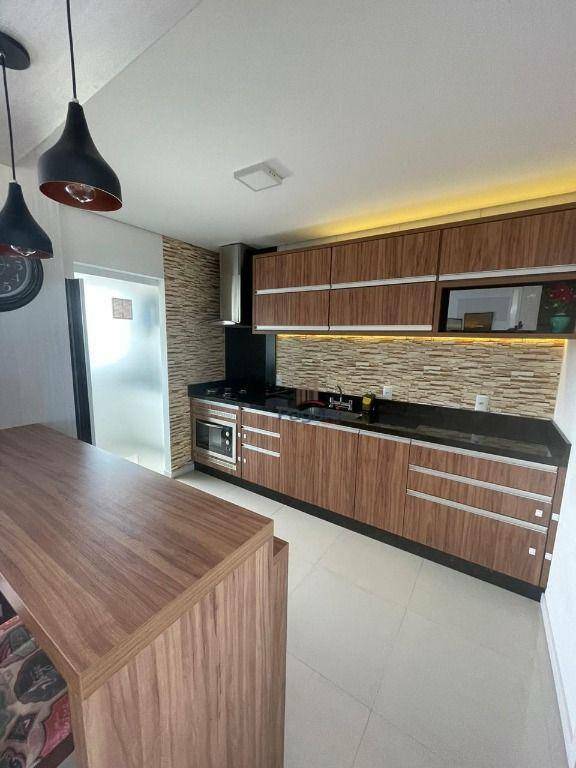 Apartamento à venda com 3 quartos, 100m² - Foto 1