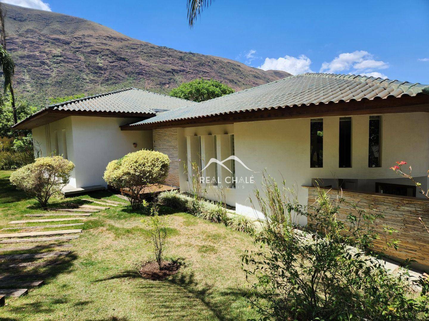 Casa de Condomínio à venda com 4 quartos, 300m² - Foto 1