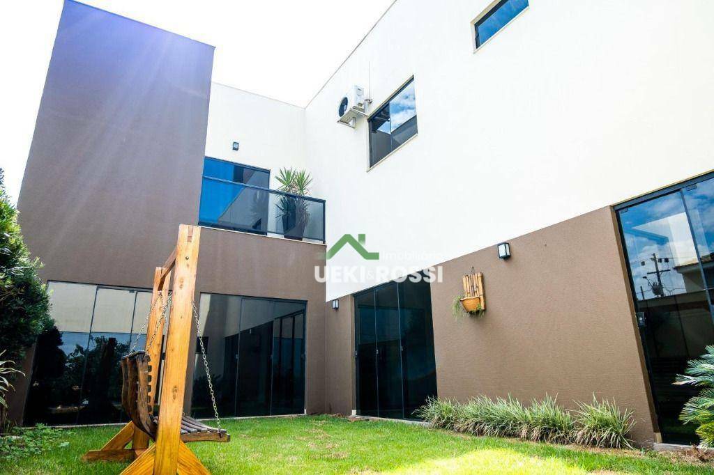 Casa de Condomínio à venda com 3 quartos, 270m² - Foto 2