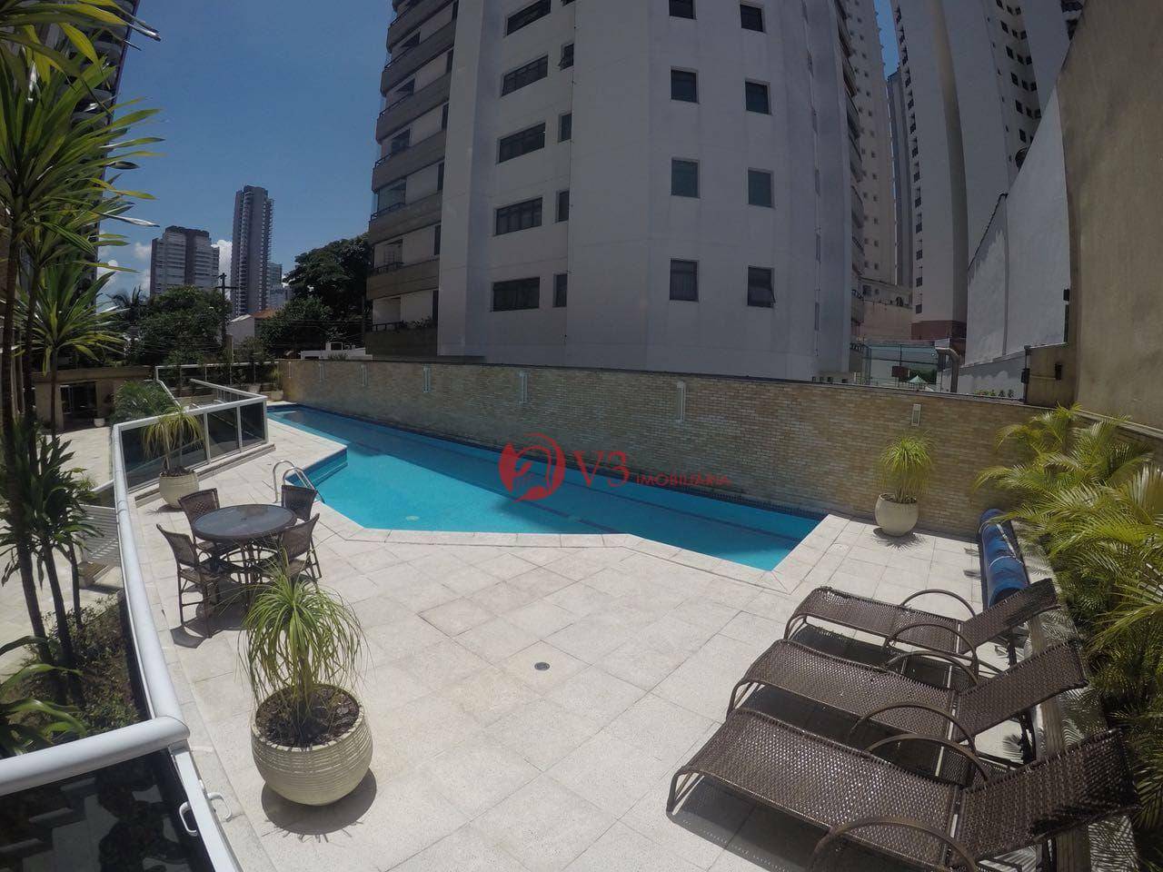 Apartamento à venda com 3 quartos, 150m² - Foto 1