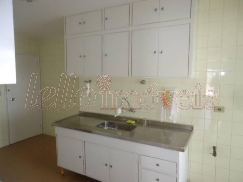 Apartamento para alugar com 2 quartos, 130m² - Foto 13