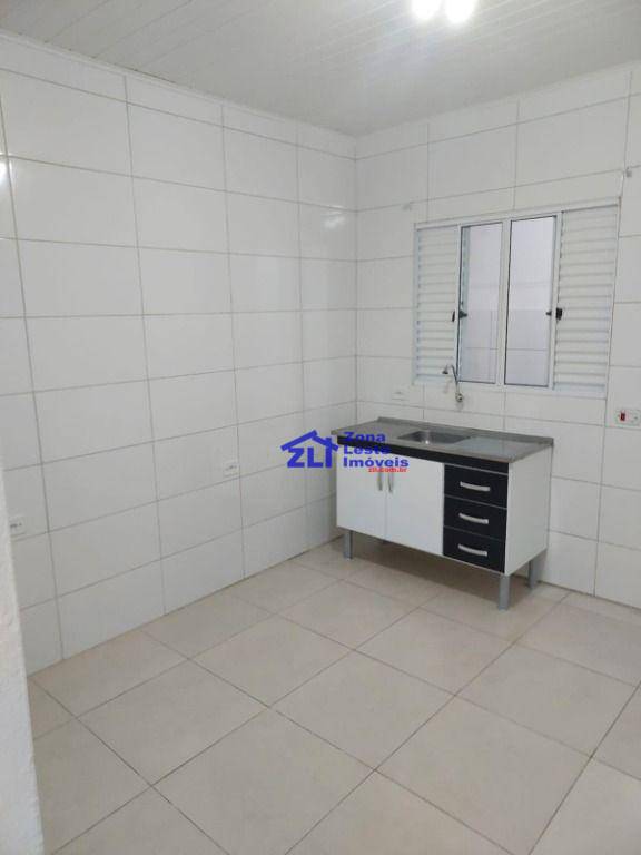 Casa para alugar com 2 quartos, 60m² - Foto 31