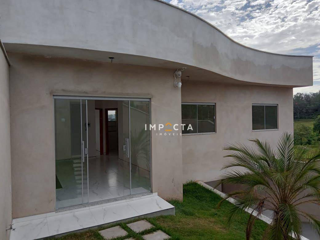 Casa à venda com 3 quartos, 151m² - Foto 2