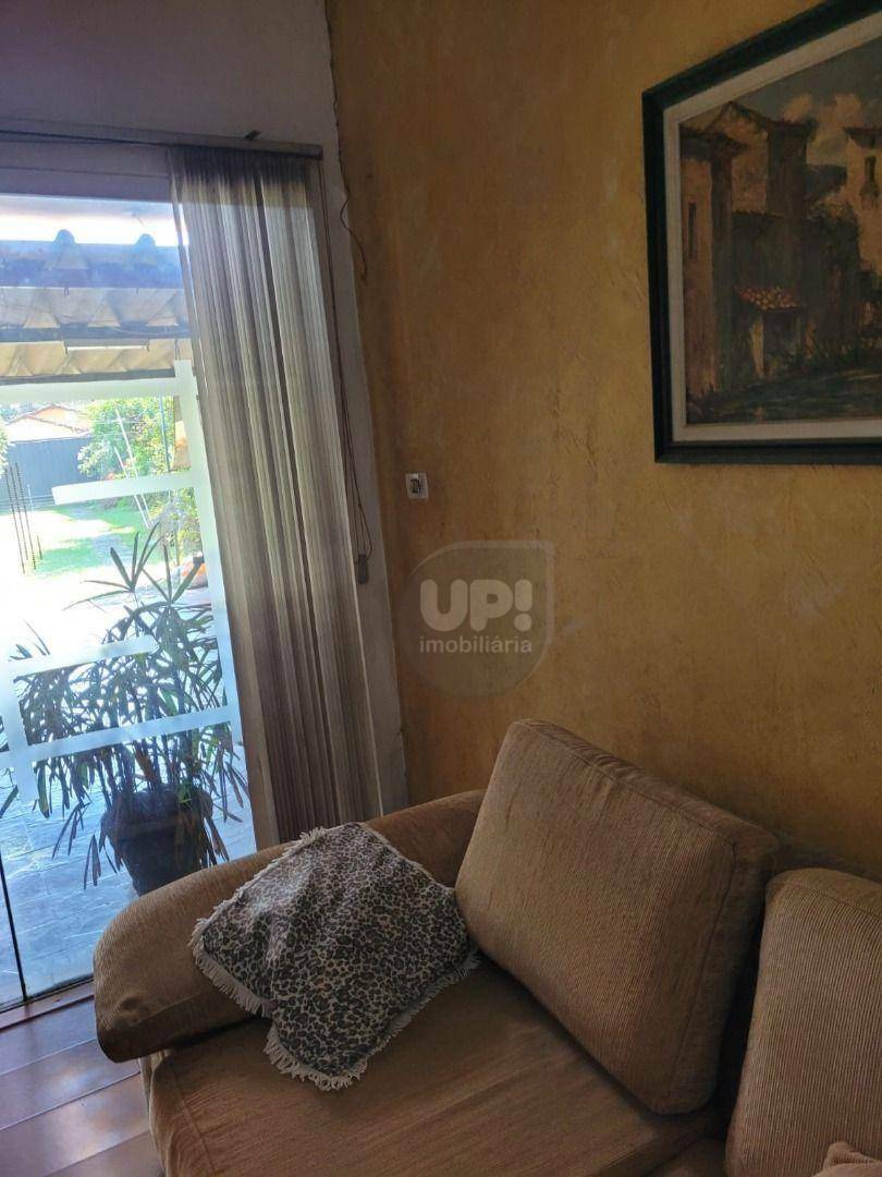 Casa à venda com 3 quartos, 180m² - Foto 4