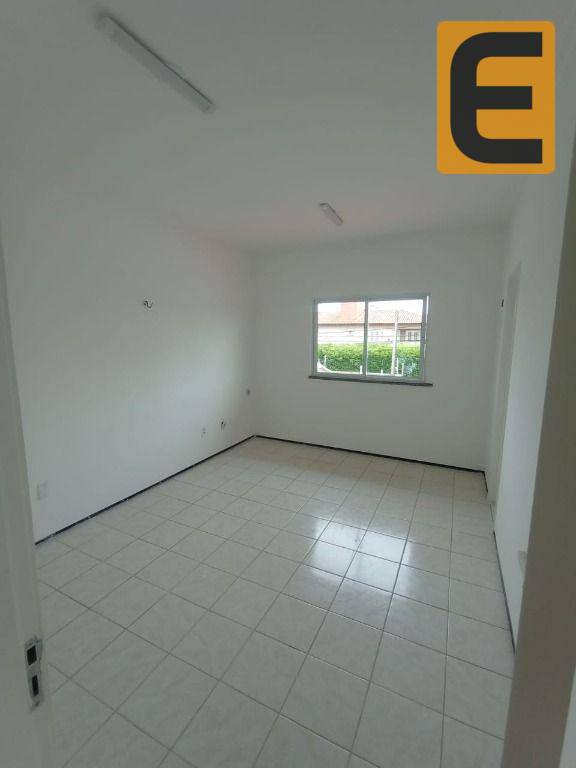 Casa para alugar com 3 quartos, 250m² - Foto 27