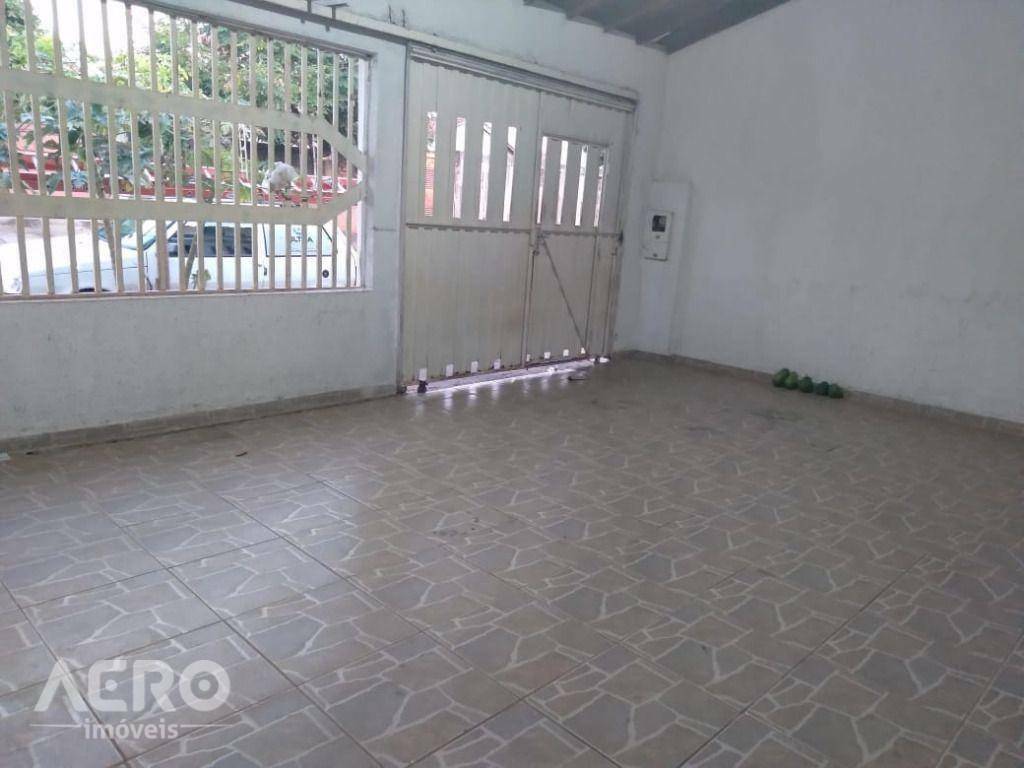 Casa à venda com 3 quartos, 114m² - Foto 4
