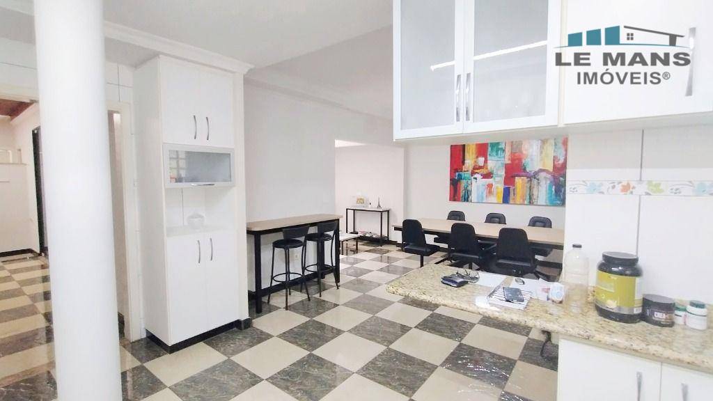 Casa à venda com 3 quartos, 227m² - Foto 10