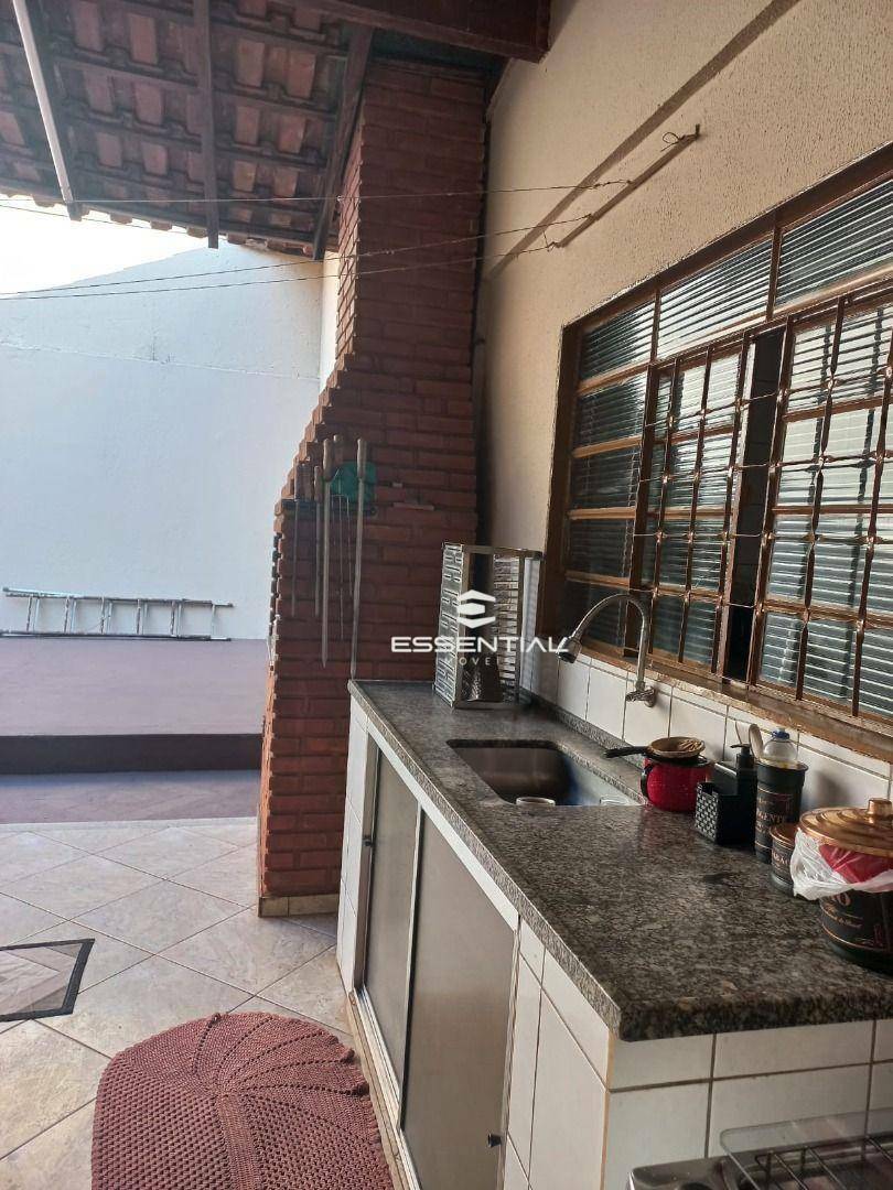 Casa à venda com 3 quartos, 234m² - Foto 15