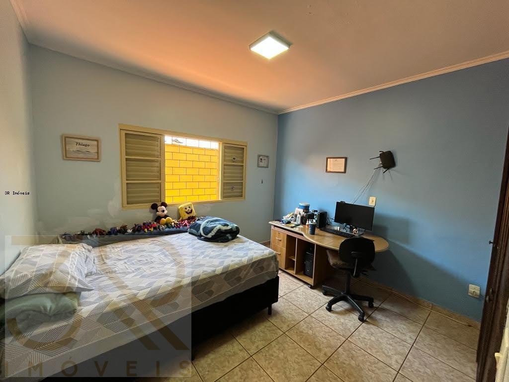 Casa à venda com 3 quartos, 180m² - Foto 7