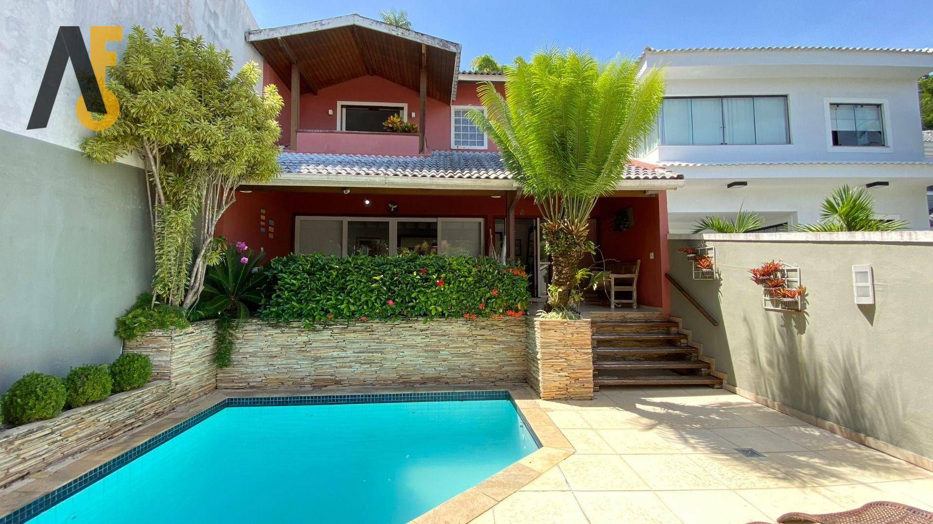 Casa de Condomínio à venda com 3 quartos, 259m² - Foto 2