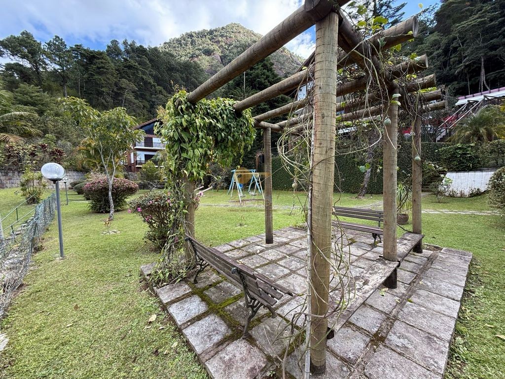 Casa de Condomínio à venda com 3 quartos, 320m² - Foto 5
