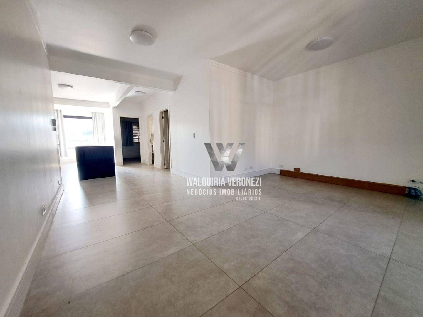 Apartamento à venda com 2 quartos, 70m² - Foto 4