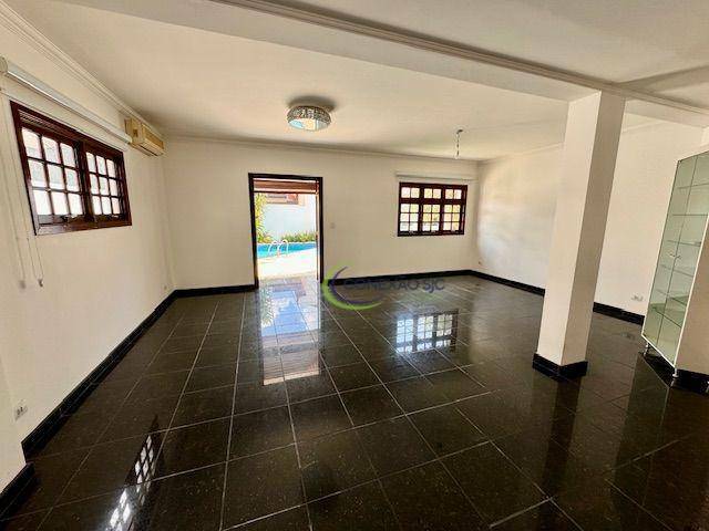 Sobrado à venda com 4 quartos, 306m² - Foto 1