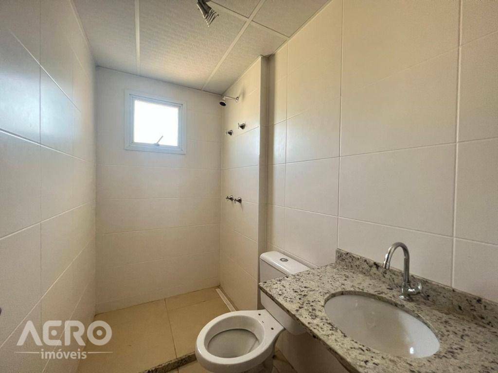 Apartamento para alugar com 2 quartos, 65m² - Foto 18