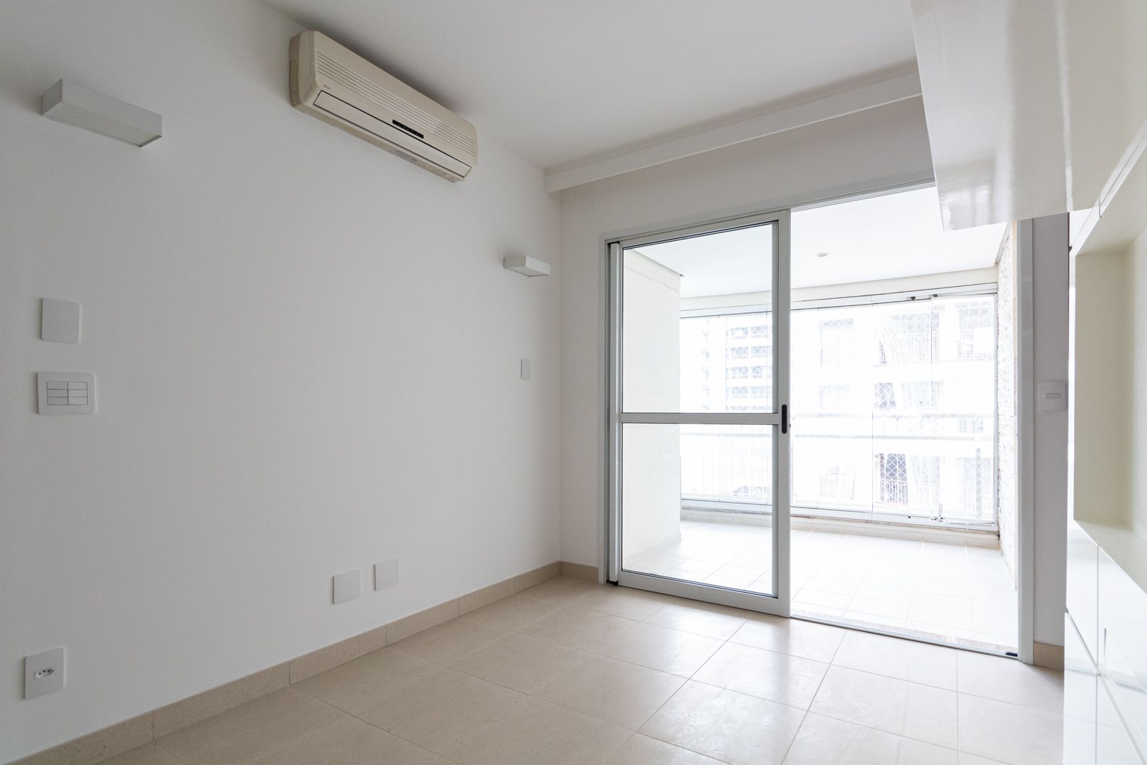 Apartamento à venda com 2 quartos, 65m² - Foto 52