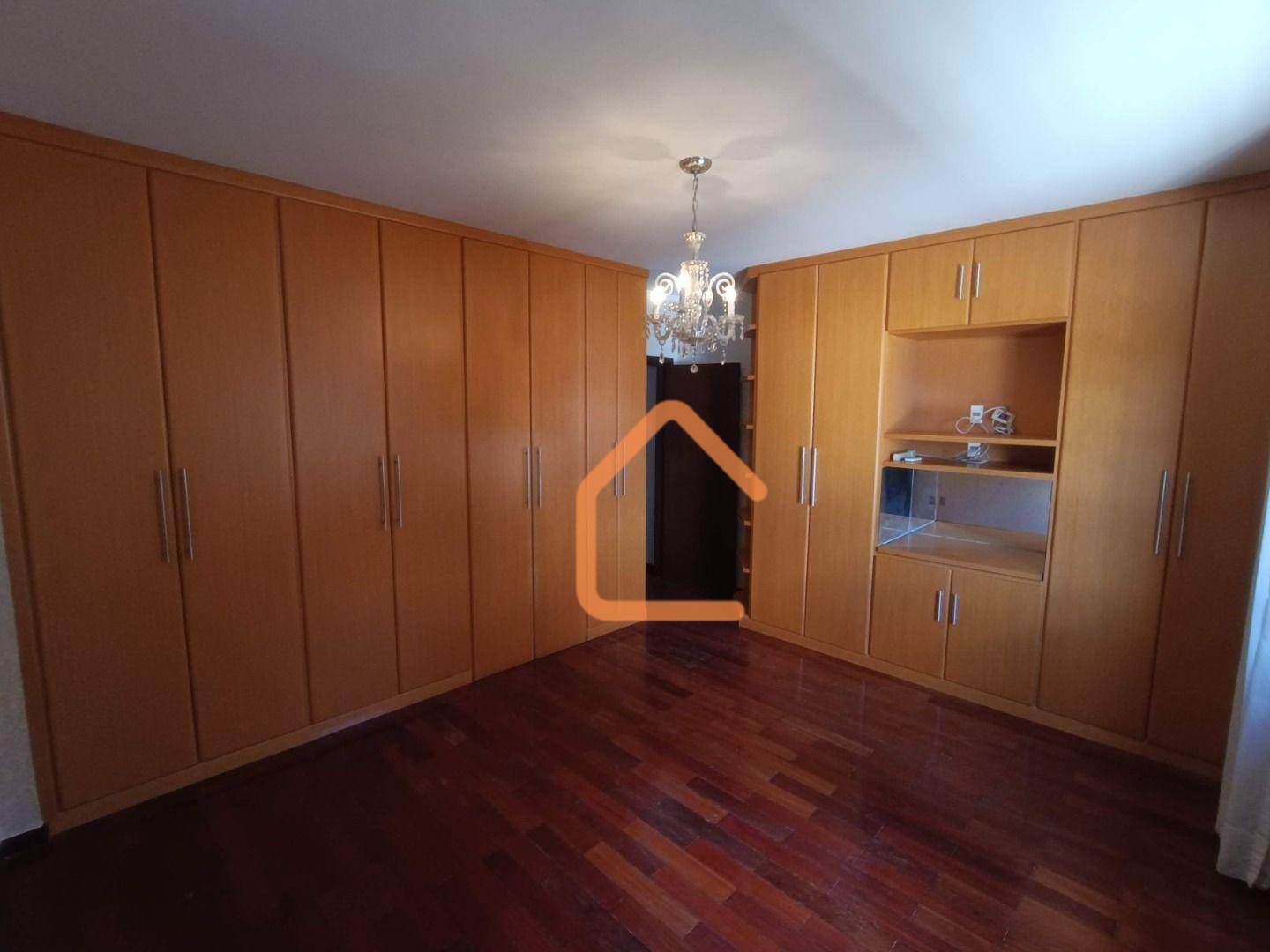 Casa para alugar com 4 quartos, 378m² - Foto 18