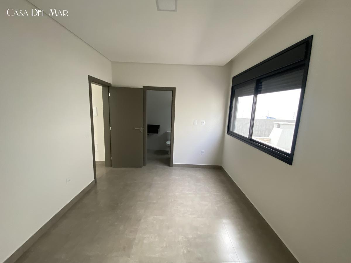 Casa à venda com 3 quartos, 220m² - Foto 34