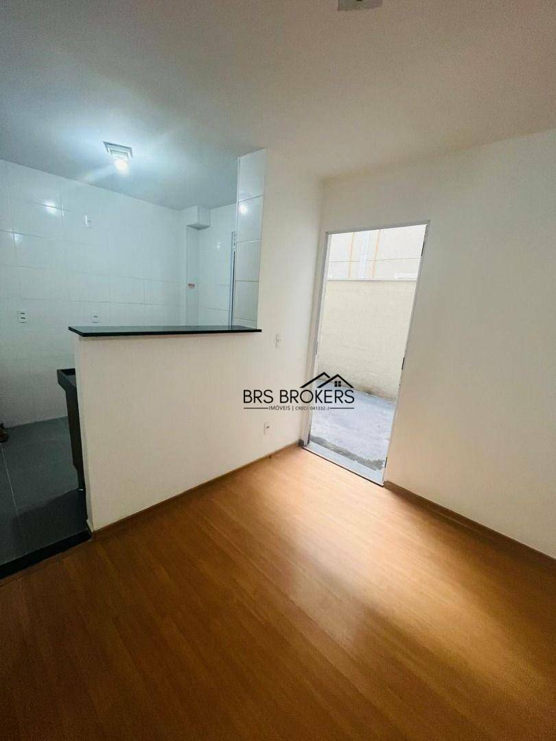 Apartamento à venda com 2 quartos, 38m² - Foto 17