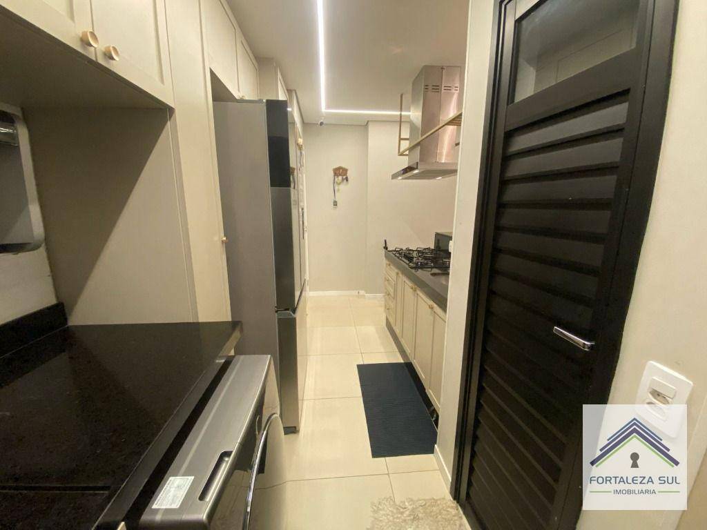 Apartamento à venda com 3 quartos, 81m² - Foto 20