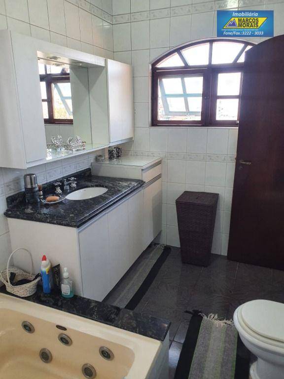 Casa de Condomínio à venda com 3 quartos, 304m² - Foto 10