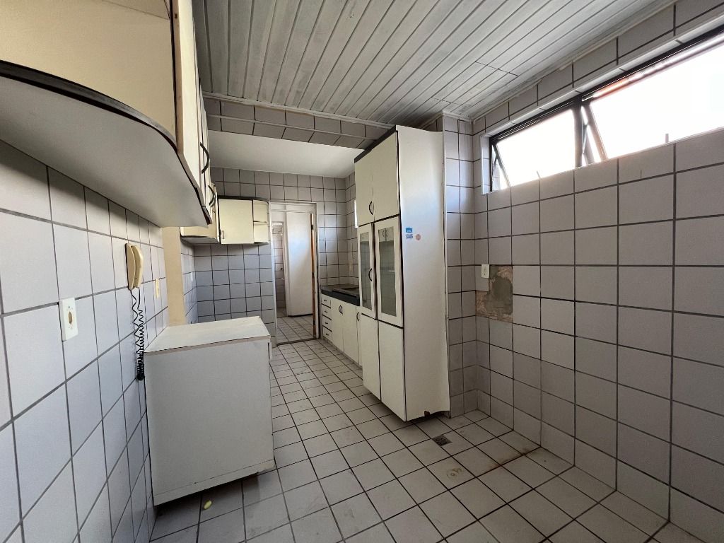 Apartamento à venda com 3 quartos, 100m² - Foto 4