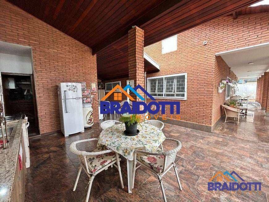 Casa à venda com 3 quartos, 208m² - Foto 22