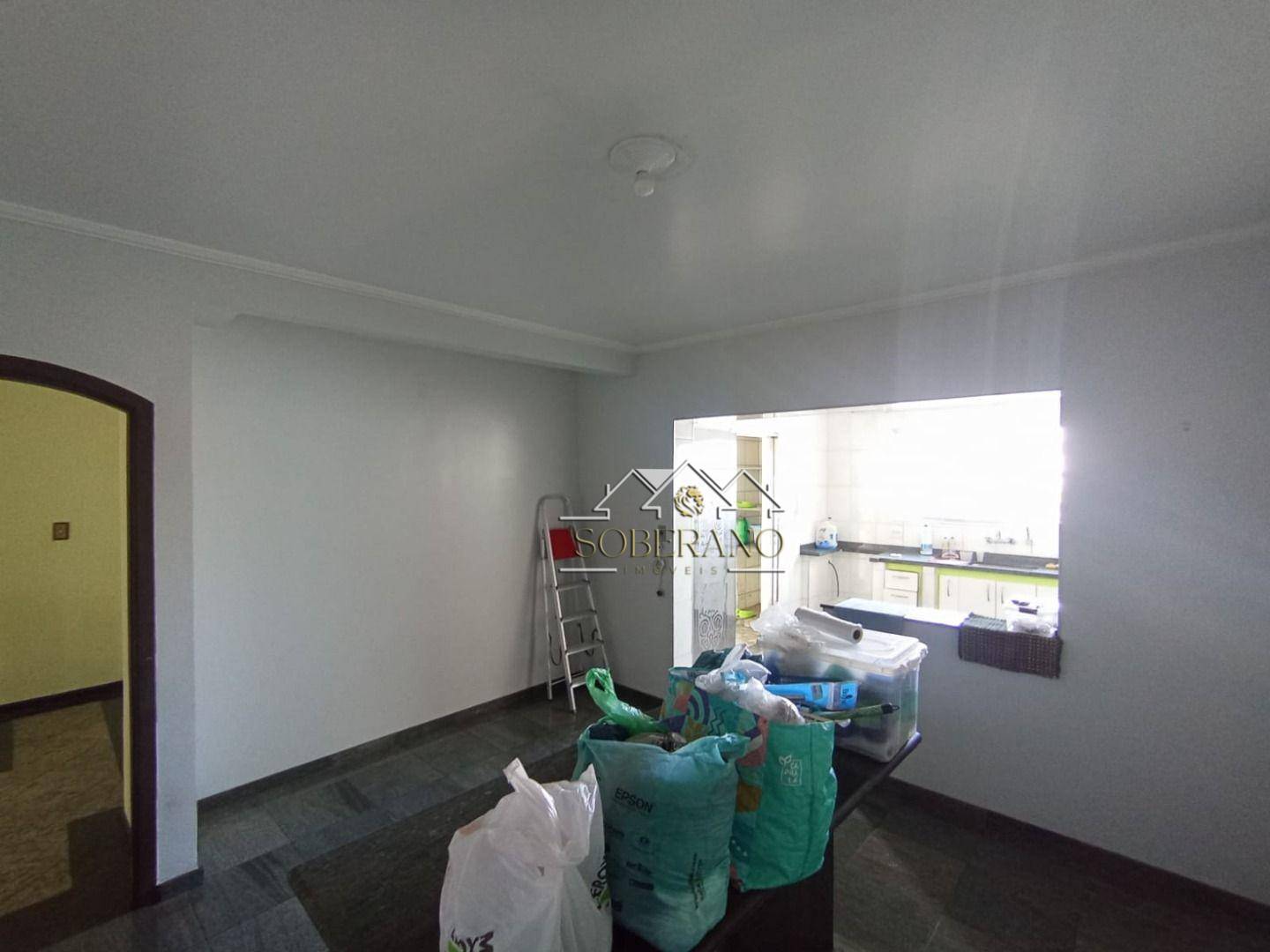 Sobrado à venda e aluguel com 3 quartos, 303m² - Foto 3