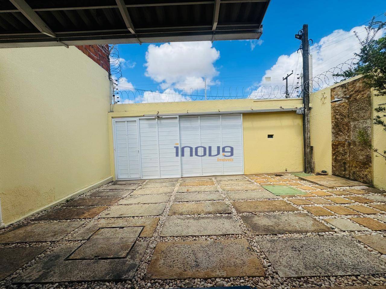 Casa, 3 quartos, 227 m² - Foto 1