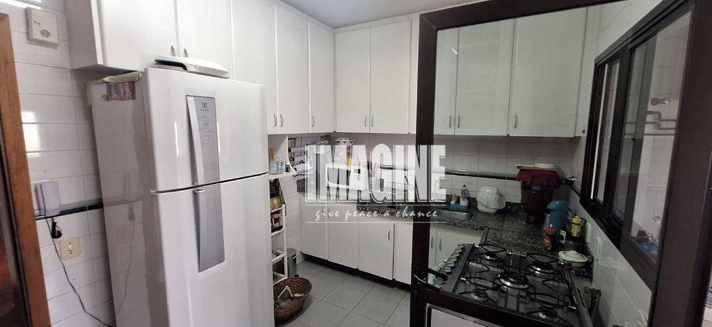 Apartamento à venda com 3 quartos, 130m² - Foto 13